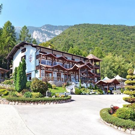 Hotel Ristorante Scoiattolo Sporminore 外观 照片
