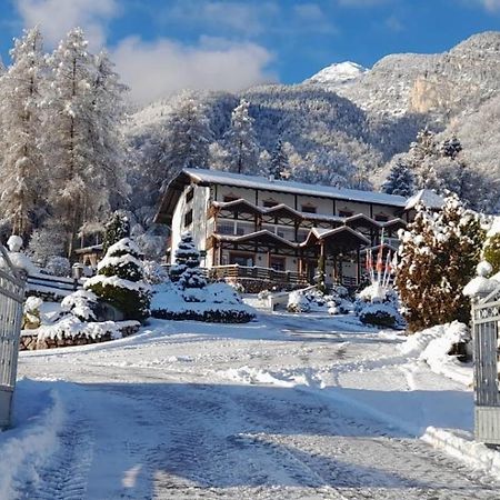 Hotel Ristorante Scoiattolo Sporminore 外观 照片