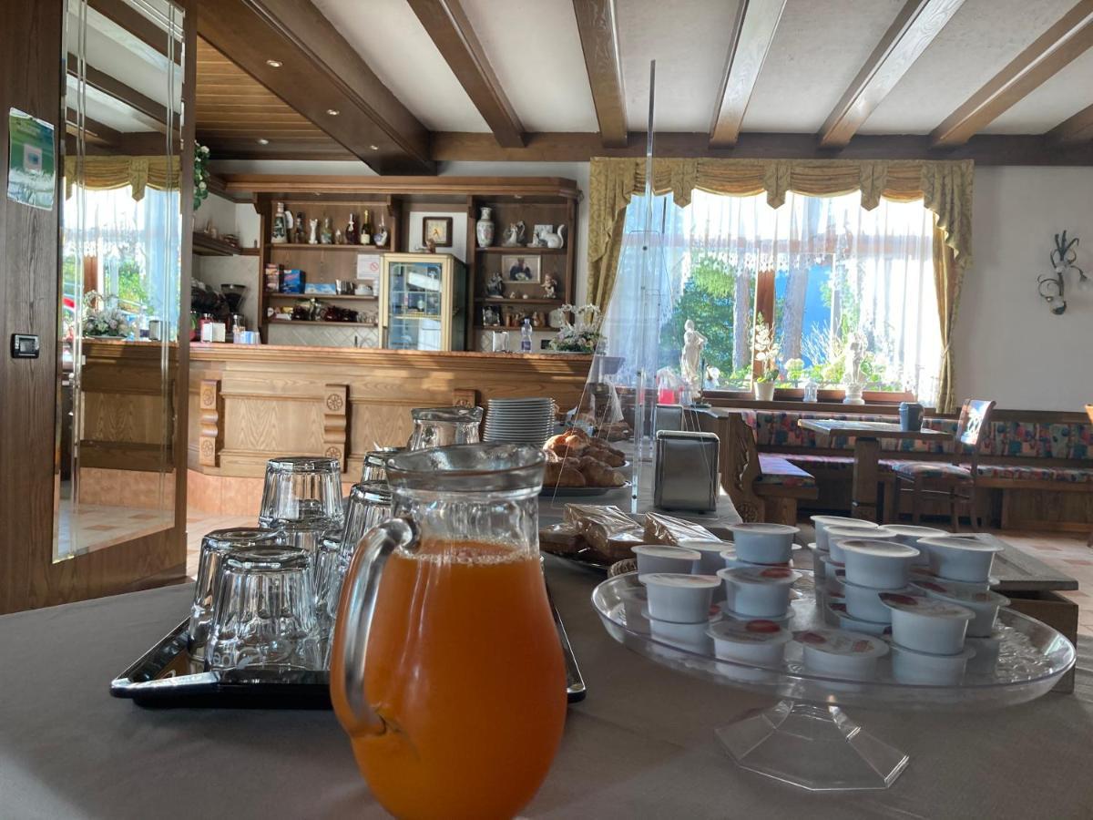 Hotel Ristorante Scoiattolo Sporminore 外观 照片